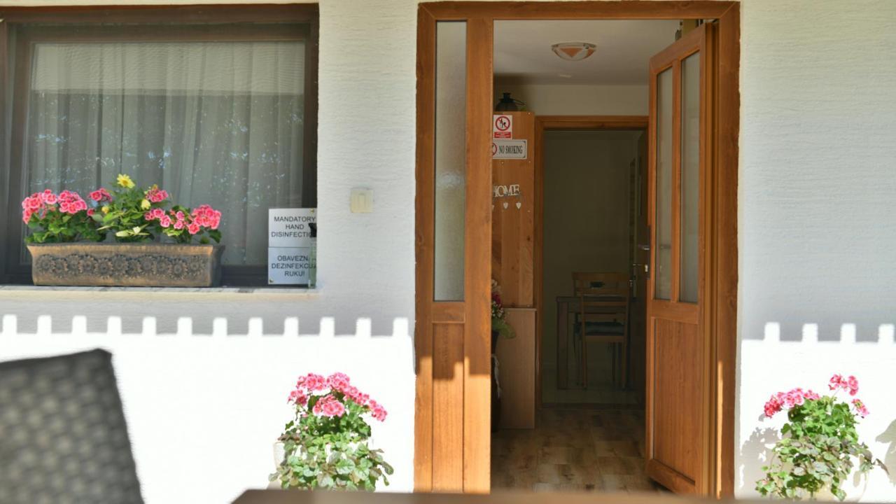 Apartment And Rooms Ivancica Селище Дрезницко Екстериор снимка